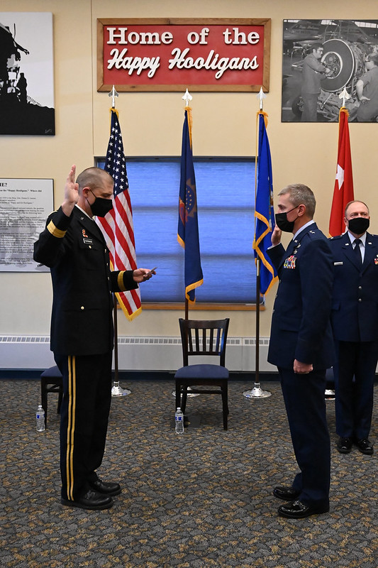 Maj. Gen. Dohrmann congradulates Brig. Gen. Anderson